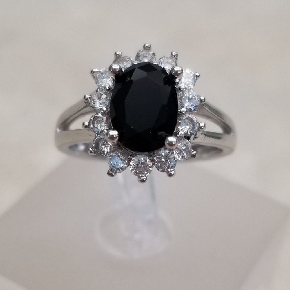 HOST PICK ❤️ 18k White Gold With Black Spinel Ring